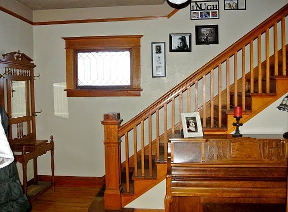 4th image of 213 Avenue B W
