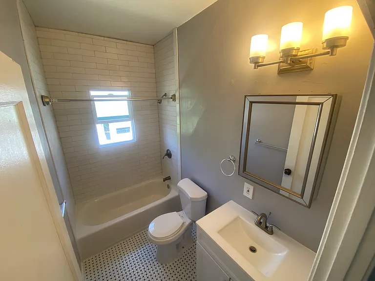 5918 Genoa St #8 — Photo 4