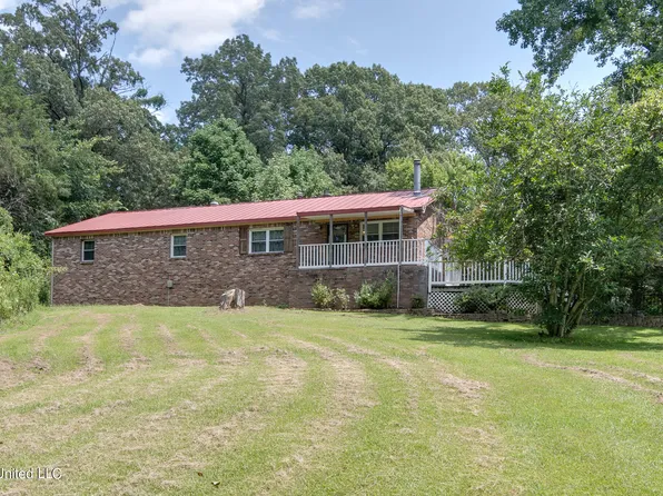 1504 Aday Rd, Nesbit, MS 38651
