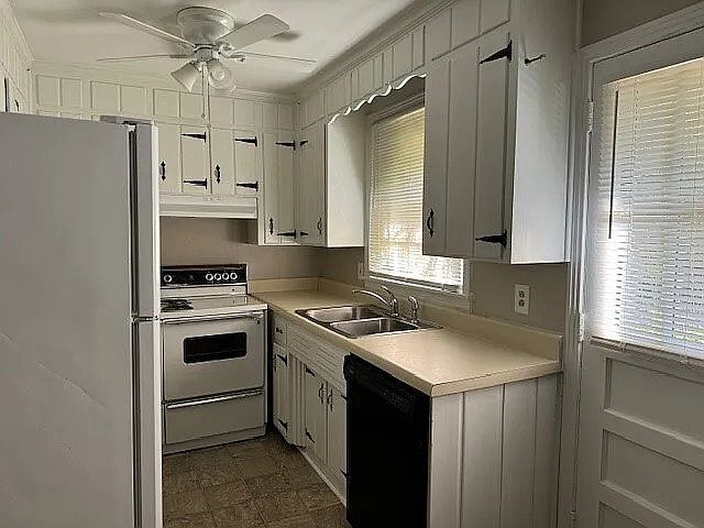 1st image of 3434 33rd Ave S