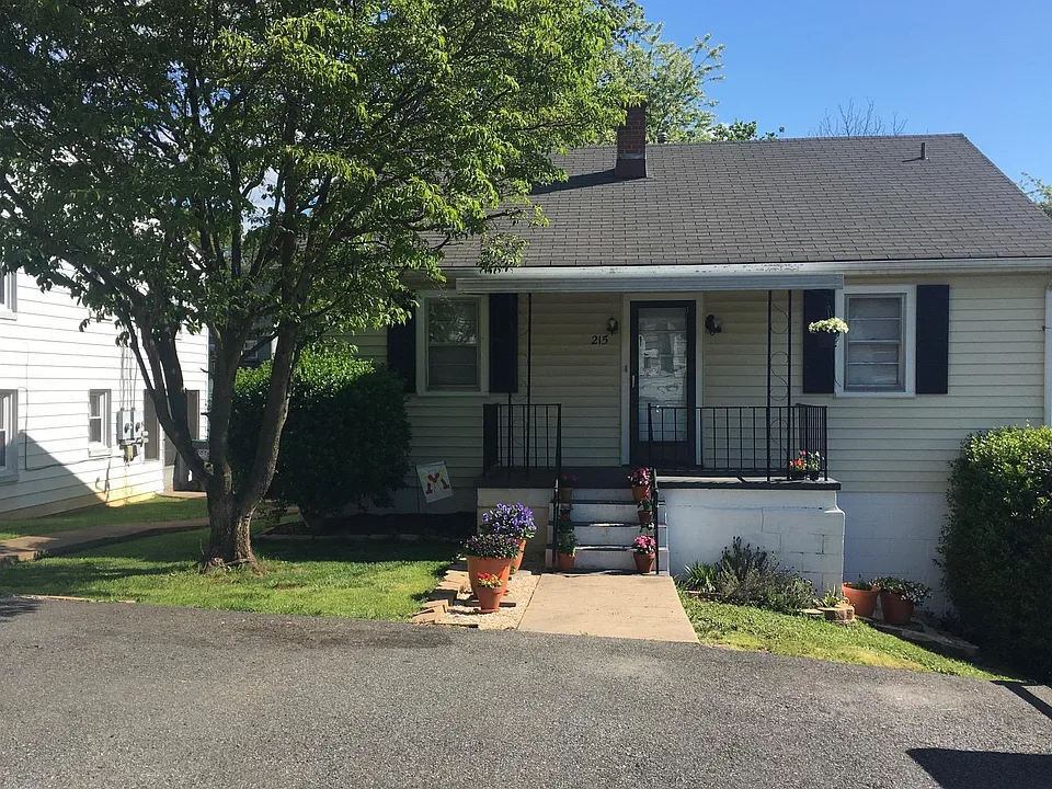 215 Palatine Ave #B