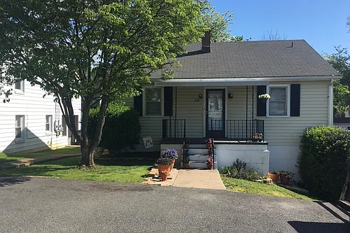 215 Palatine Ave #B Photo 1