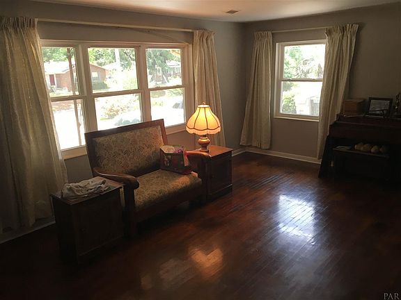 4th image of 484 N 77th Ave