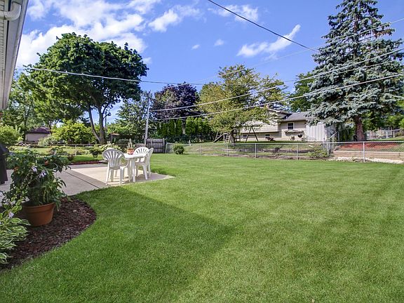 3rd image of 7370 Gladiola Ave