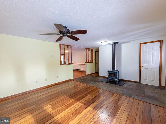 4th image of 595 Wild Rose Ln