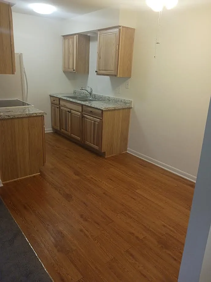 Building Photo - 1637 S Riverside Ave #1
