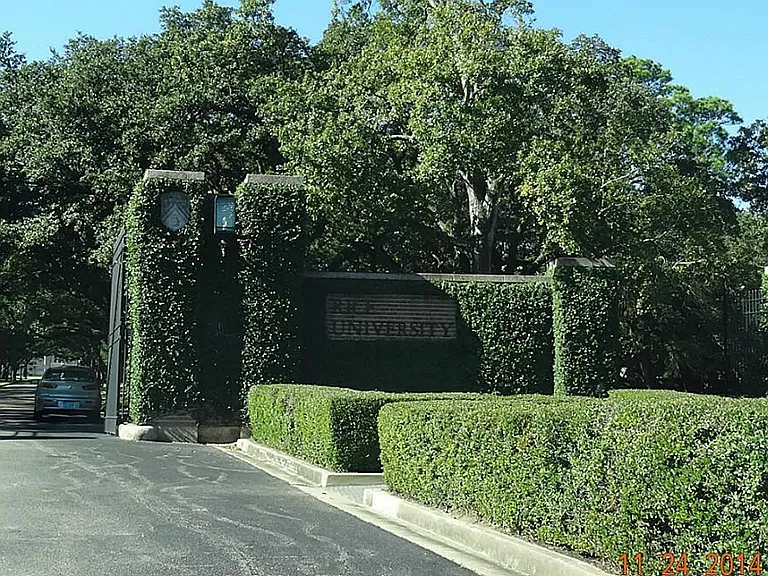 5 minutes bike ride to Rice university