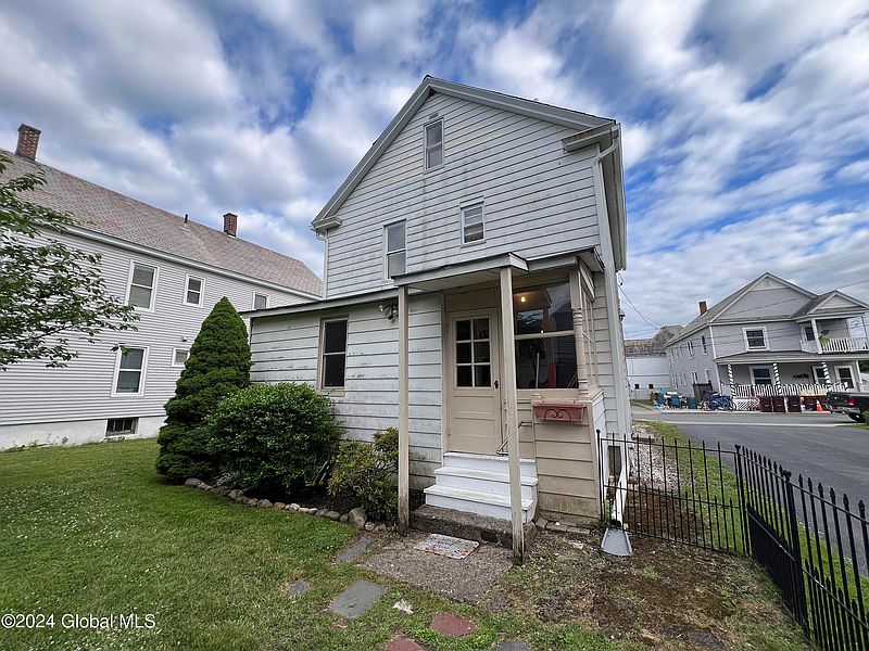 2nd image of 28 Green Street