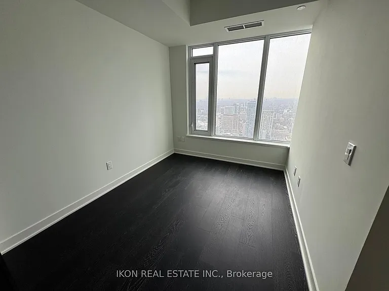 11 Yorkville Ave #4001 — Photo 8