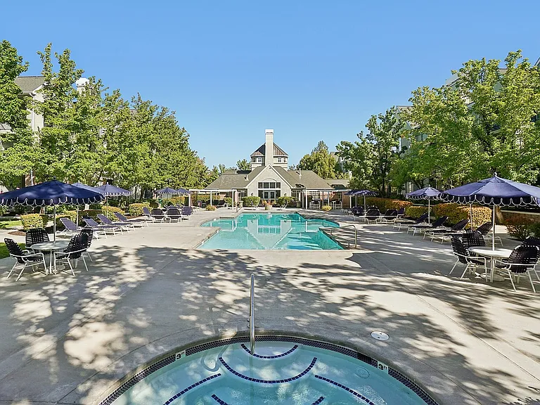 Hot Tub/Swim Pool