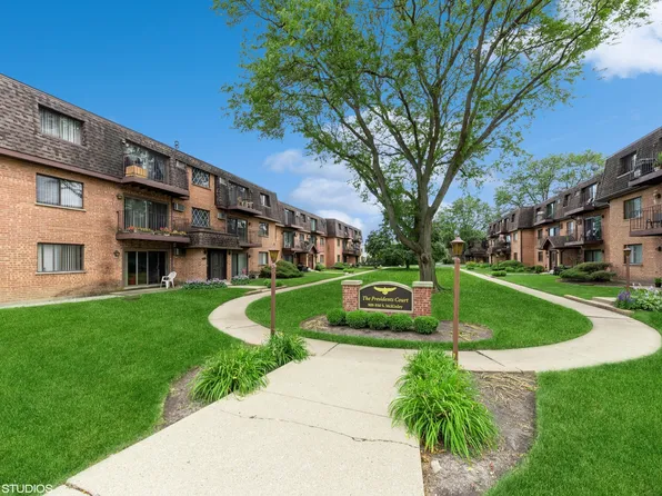 909 S McKinley Ave APT 2A, Arlington Heights, IL 60005