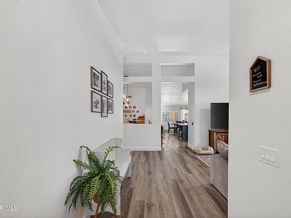 3rd image of 21827 Heliotrope Ln