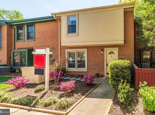 2124 Golf Course Dr, Reston, VA 20191