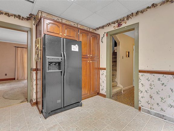 14th image of 613 Briarcliff Dr