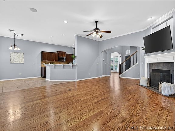 4th image of 2316 Jefferson Rd