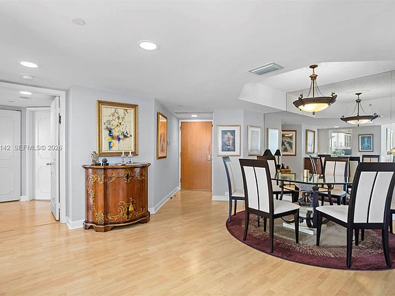 4th image of 21205 Yacht Club Dr #2403