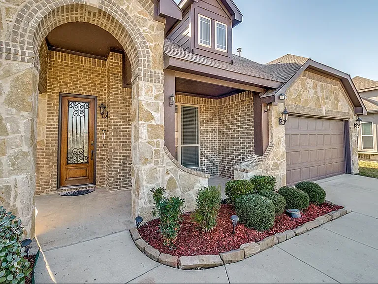 4320 Evening Sun Dr — Photo 2