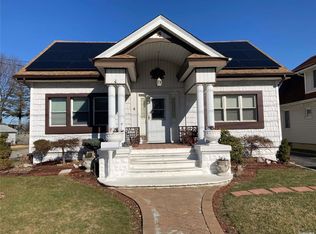 4 Denton Pl, Farmingdale, NY 11735
