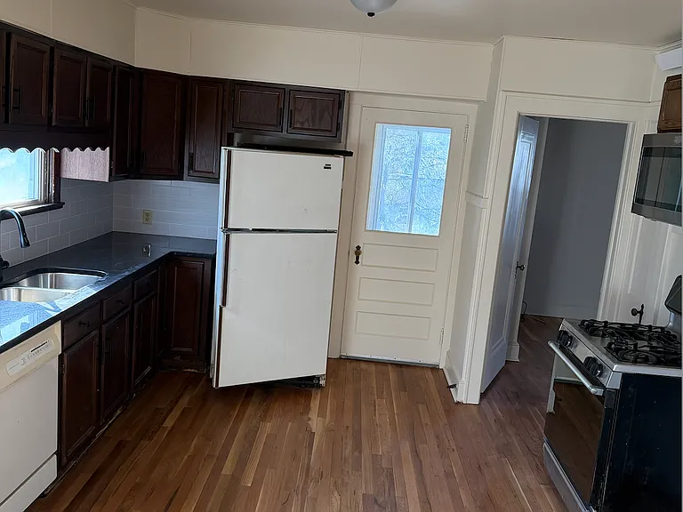 29 Laurel Ave #2 — Photo 9