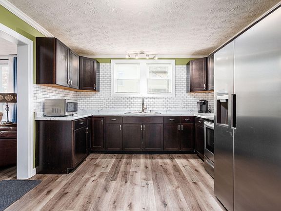 5th image of 206 Gurley Ave