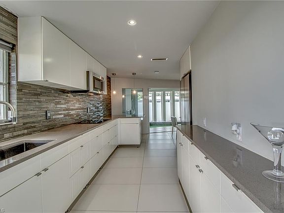 4th image of 61 Lanai Ct #61