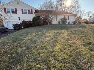 6821 Front Royal Rd, Springfield, VA 22151