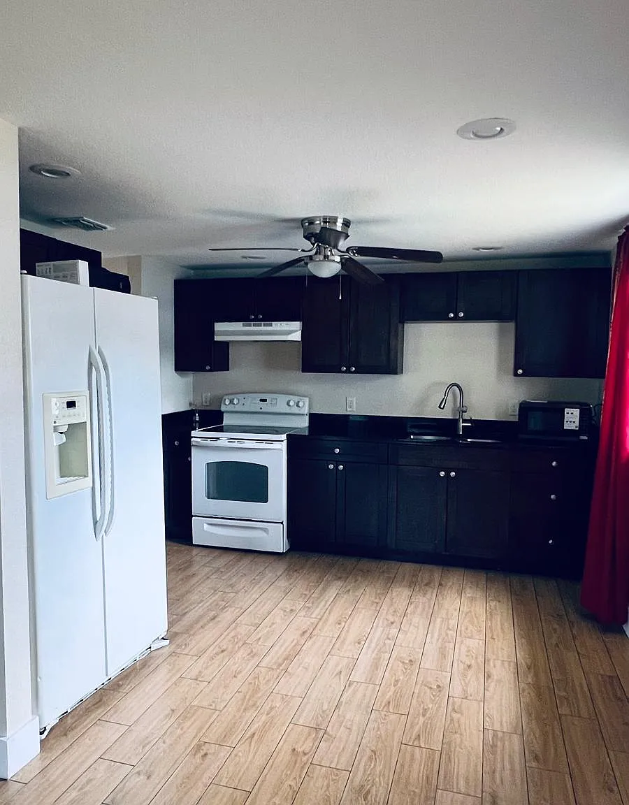 3 bed, 1077 sqft, $1,700 — Photo 3