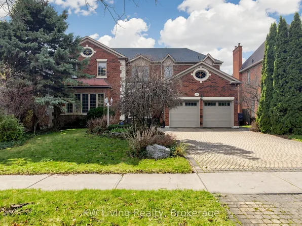 22 Ava Cres, Richmond Hill, ON L4B 2W9