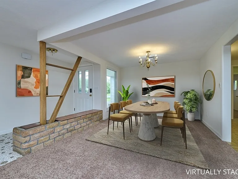51 Pratt Dr — Photo 2