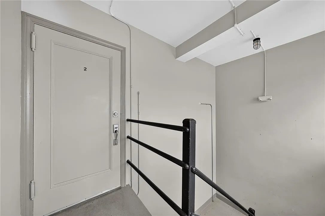 3 bed, 1.5 bath, 1888 sqft, $2,650 — Photo 3