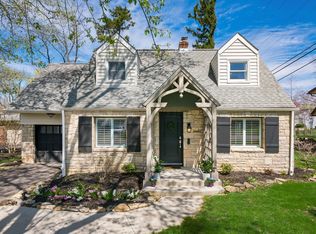 2186 Ridgeview Rd, Columbus, OH 43221