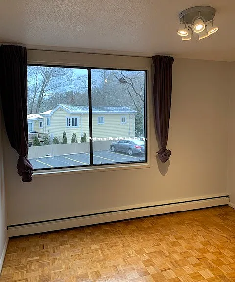 330 Newton St #C — Photo 3