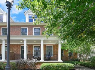 112 Overton Ln, Pittsburgh, PA 15217