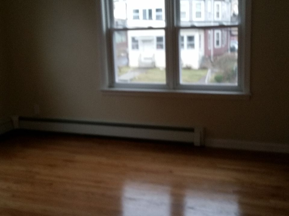 2nd image of 154 Kelsey St #2