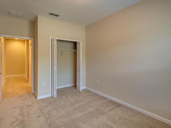 4th image of 69 Pindo Palm Dr