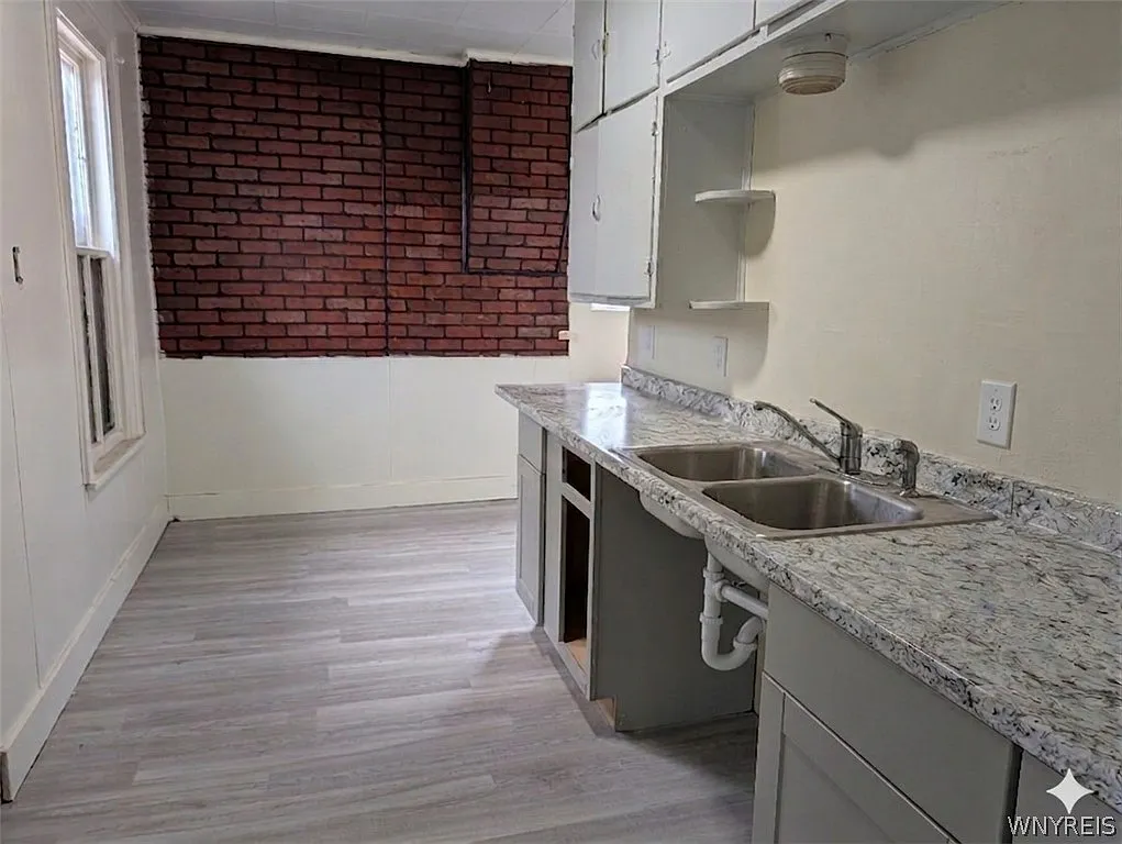2 bed, 1.0 bath, 770 sqft, $1,150 — Photo 2