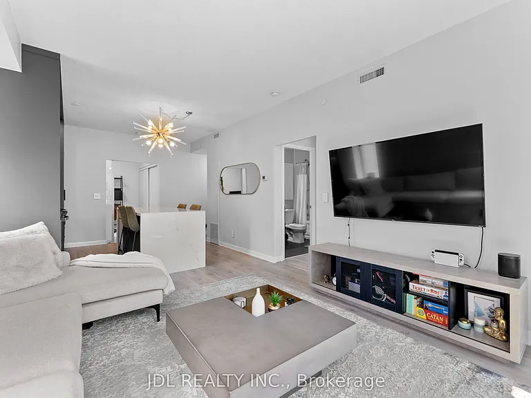 435 Richmond St W #610 — Photo 13
