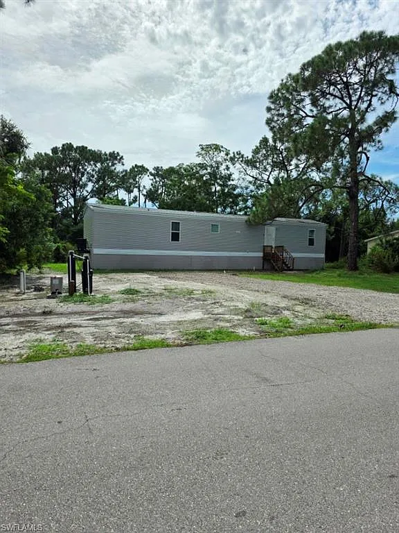 3 bed, 2.0 bath, 949 sqft, $1,400 — Photo 1