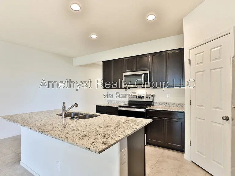 24642 W Flores Dr — Photo 12