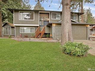 6343 S Island Dr E, Bonney Lake, WA 98391