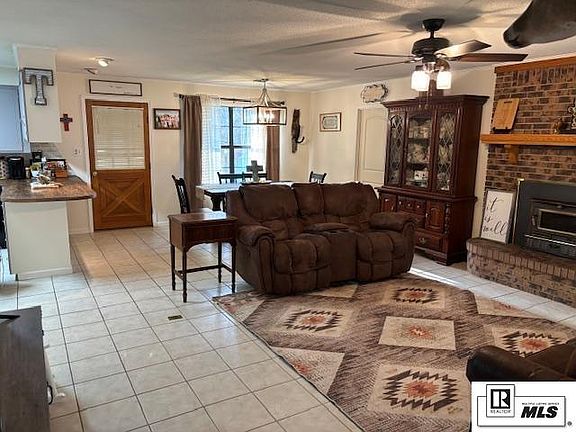 2nd image of 286 McLelland Rd