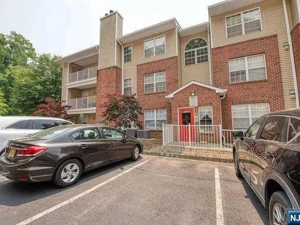 3102 Schindler Ln, Wayne, NJ 07470