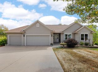 834 Shade Tree Ct, Lisbon, IA 52253
