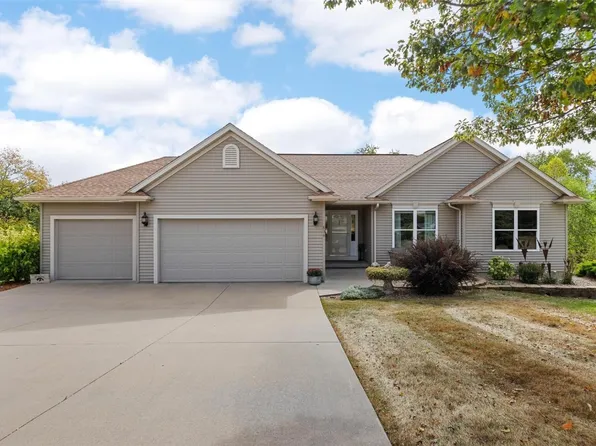 834 Shade Tree Ct, Lisbon, IA 52253