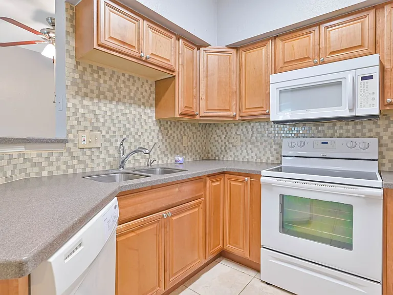 23580 Walden Center Dr #305 — Photo 8