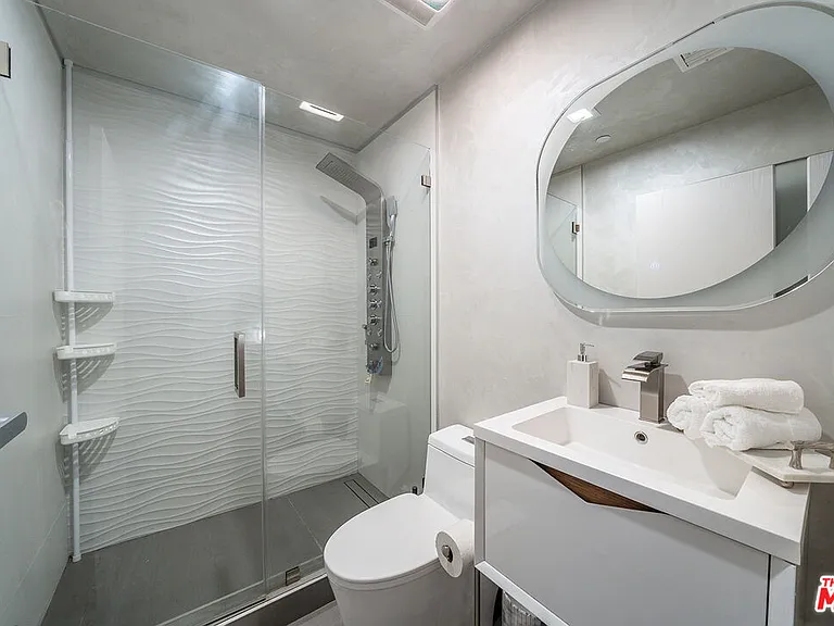 5010 Fulton Ave — Photo 40