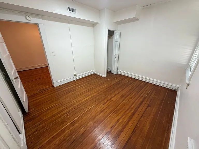 2327 Floyd Avenue — Photo 40