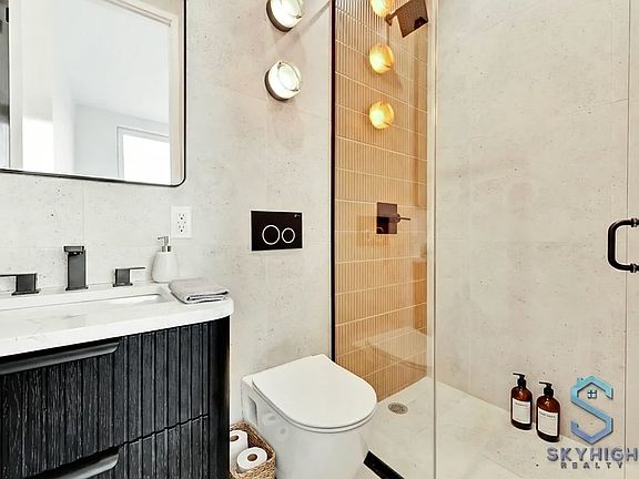 4th image of 1698 Pacific St #4BF