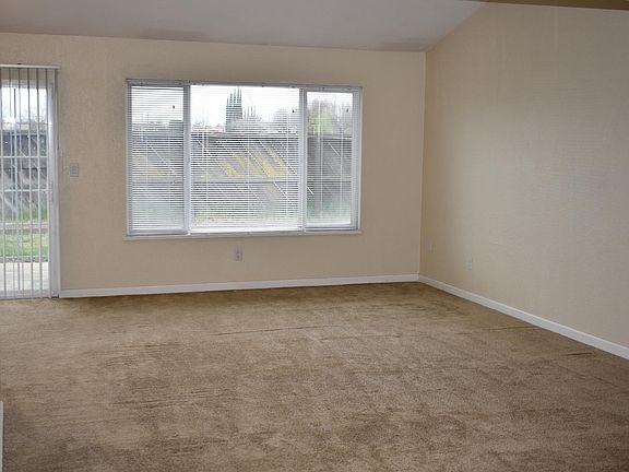 3rd image of 1133 Silvertrail Ln