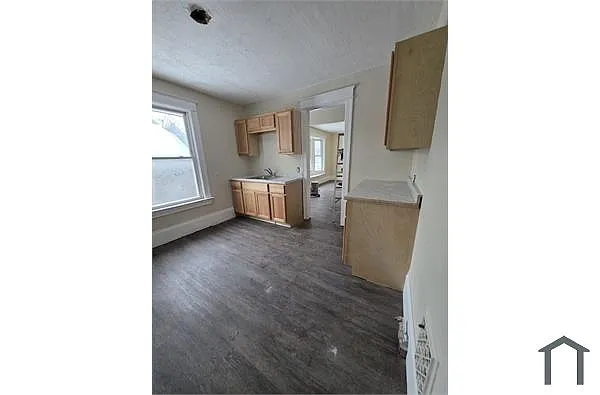 Building Photo - 357 Columbia Ave